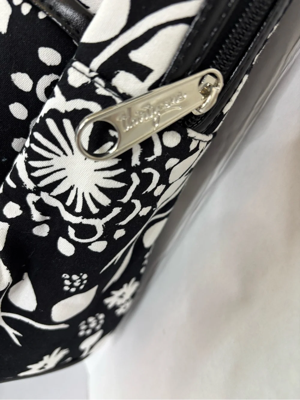 Thirty-One Black and White Floral Organizing Utility Tote